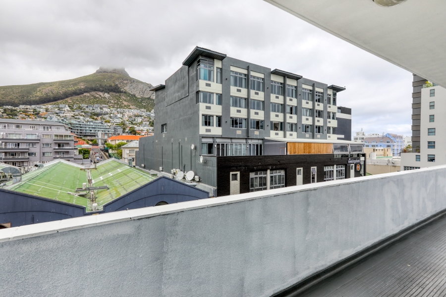 2 Bedroom Property for Sale in Sea Point Western Cape